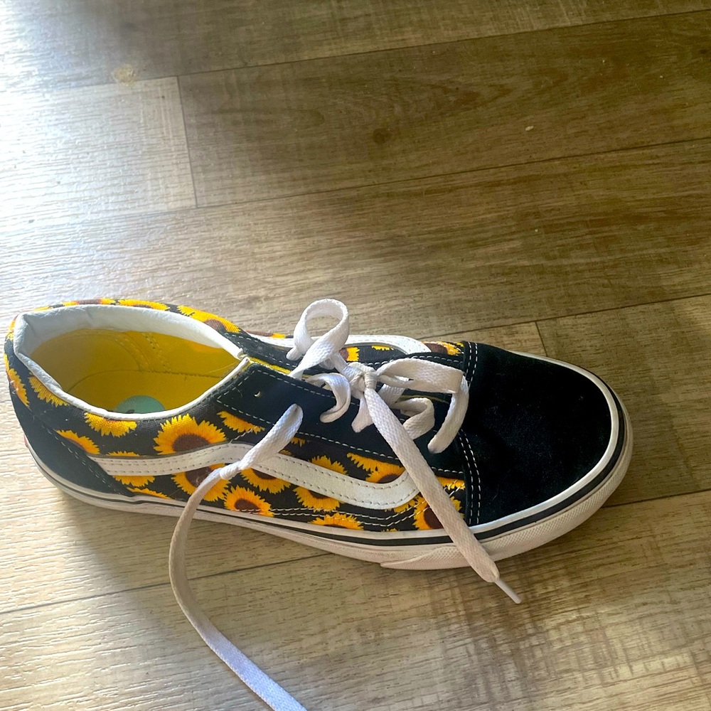 Vans sunflower size 6 women's